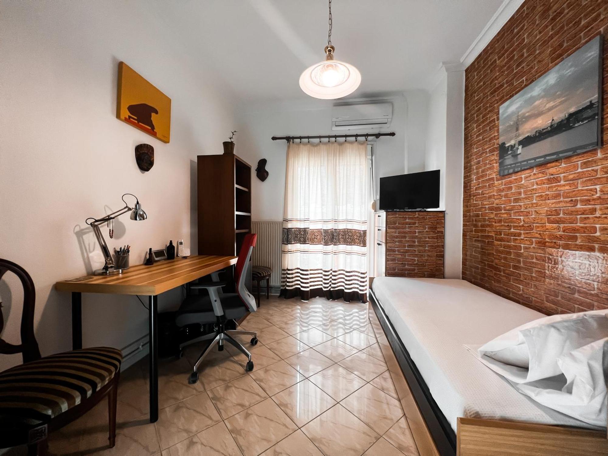 Homevision - Spacious And Warm - Very * סלוניקי